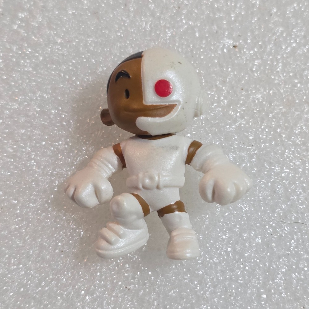 DC Comics Teen Titans Cyborg Brown & White Mini Figure Fig 1.5"